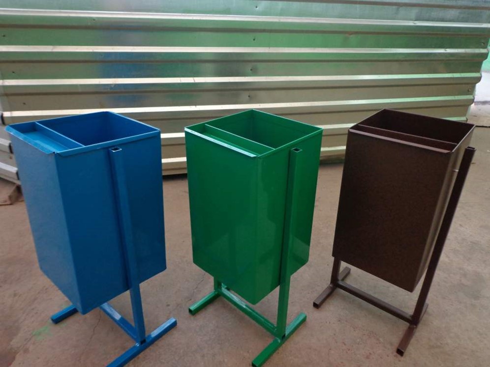 Контейнеры, урны